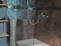 la douche de la suite violette